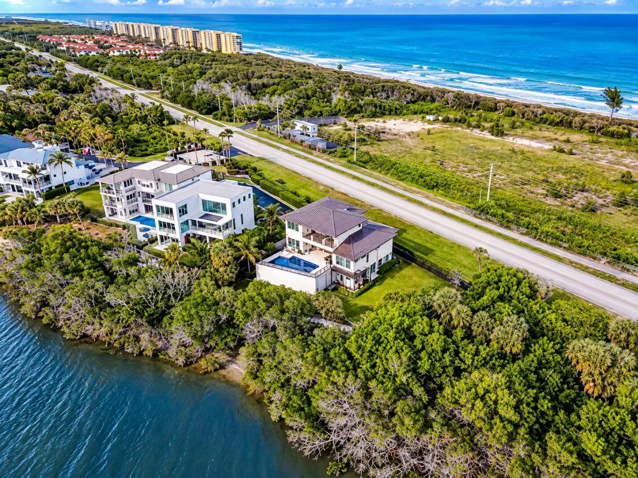 7683 Pelican Pointe Drive, Jensen Beach, FL 34957 Photo