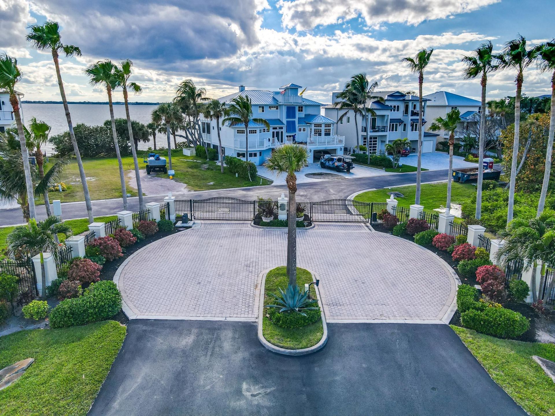 7683 Pelican Pointe Drive, Jensen Beach, FL 34957 Photo