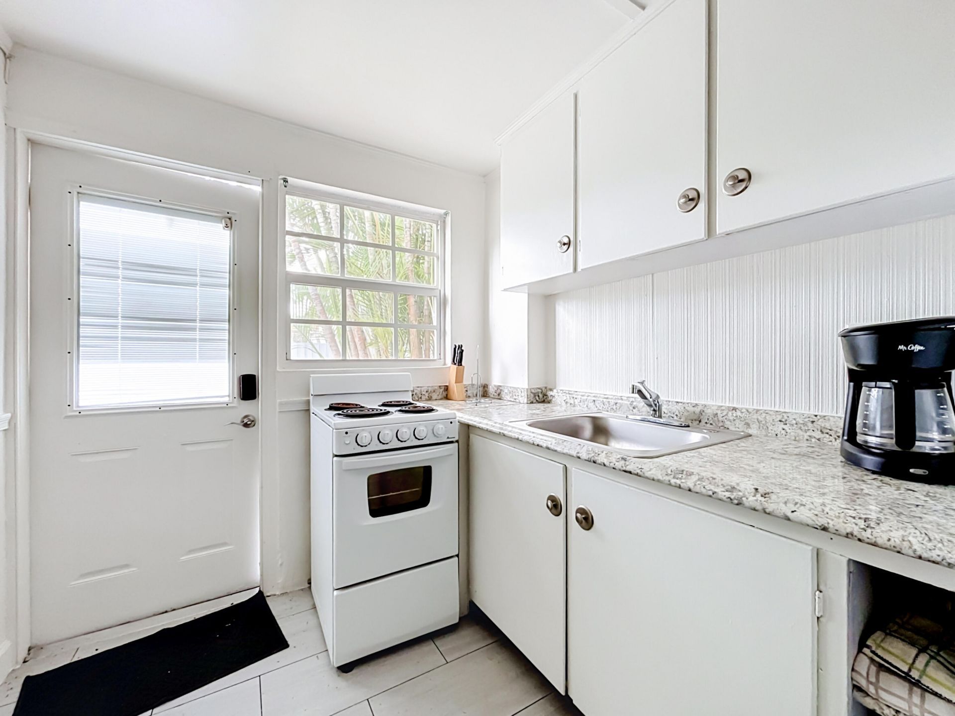 427 37th Street, West Palm Beach, FL 33407 Photo