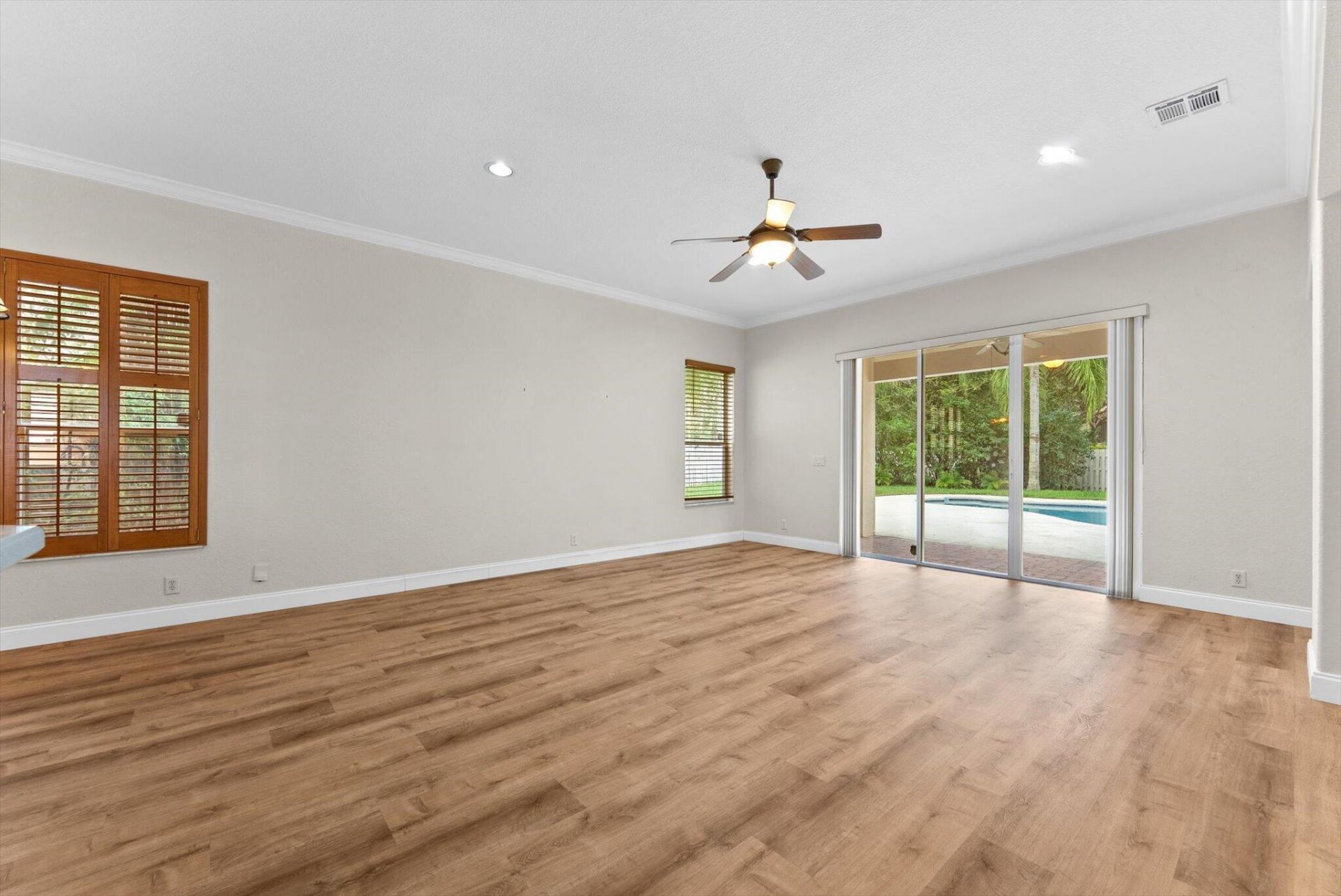 5302 Victoria Circle, West Palm Beach, FL 33409 Photo