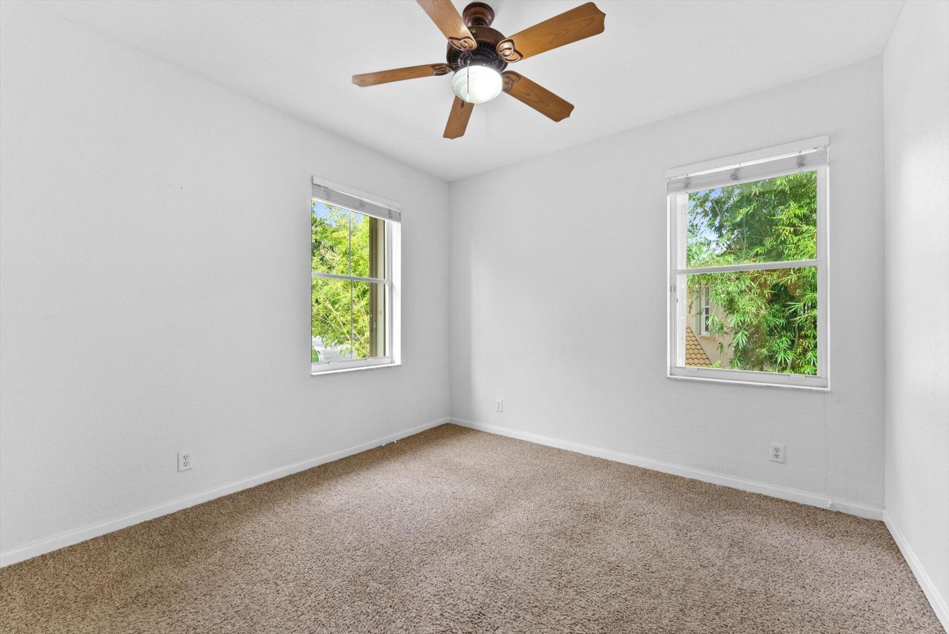 5302 Victoria Circle, West Palm Beach, FL 33409 Photo