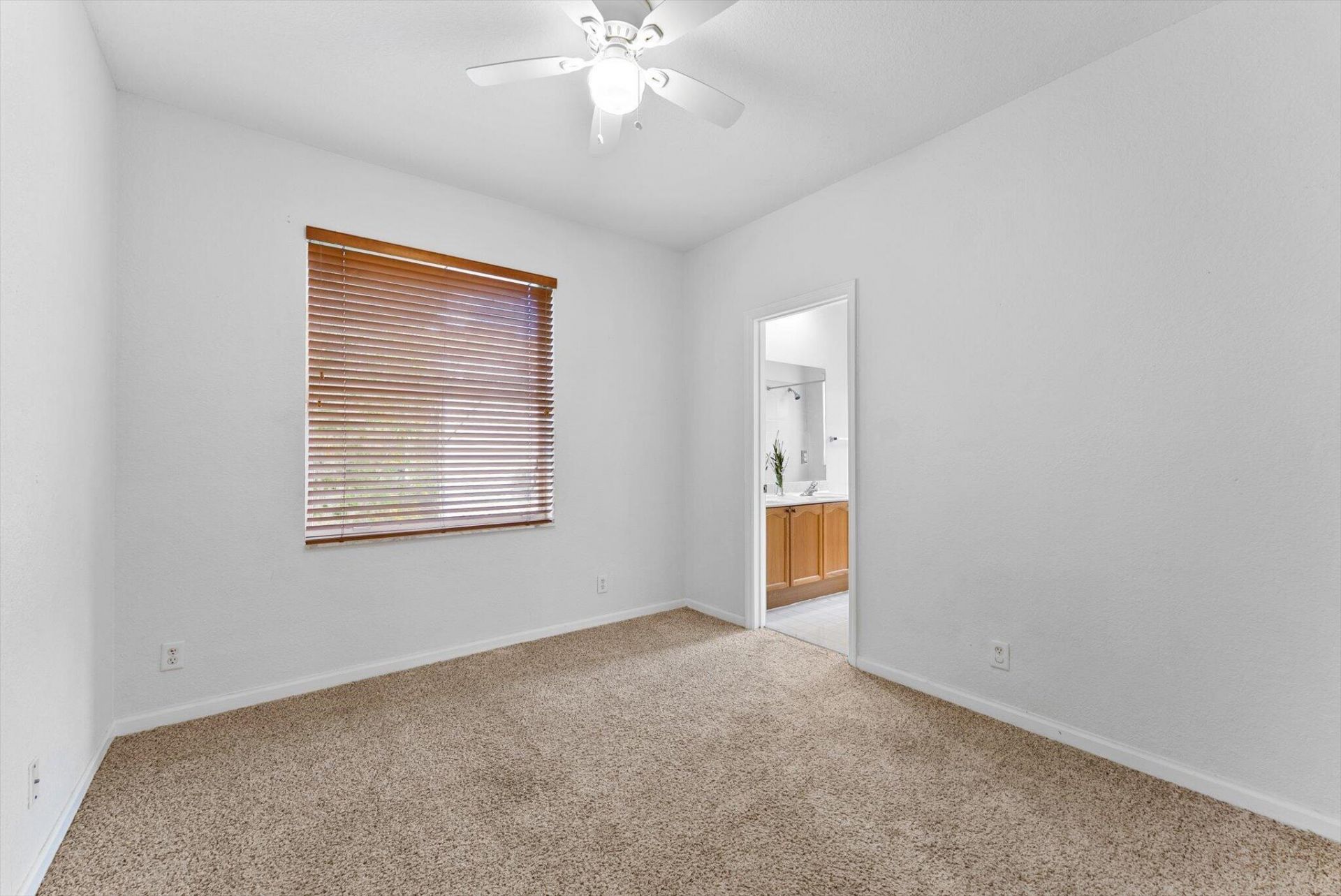 5302 Victoria Circle, West Palm Beach, FL 33409 Photo