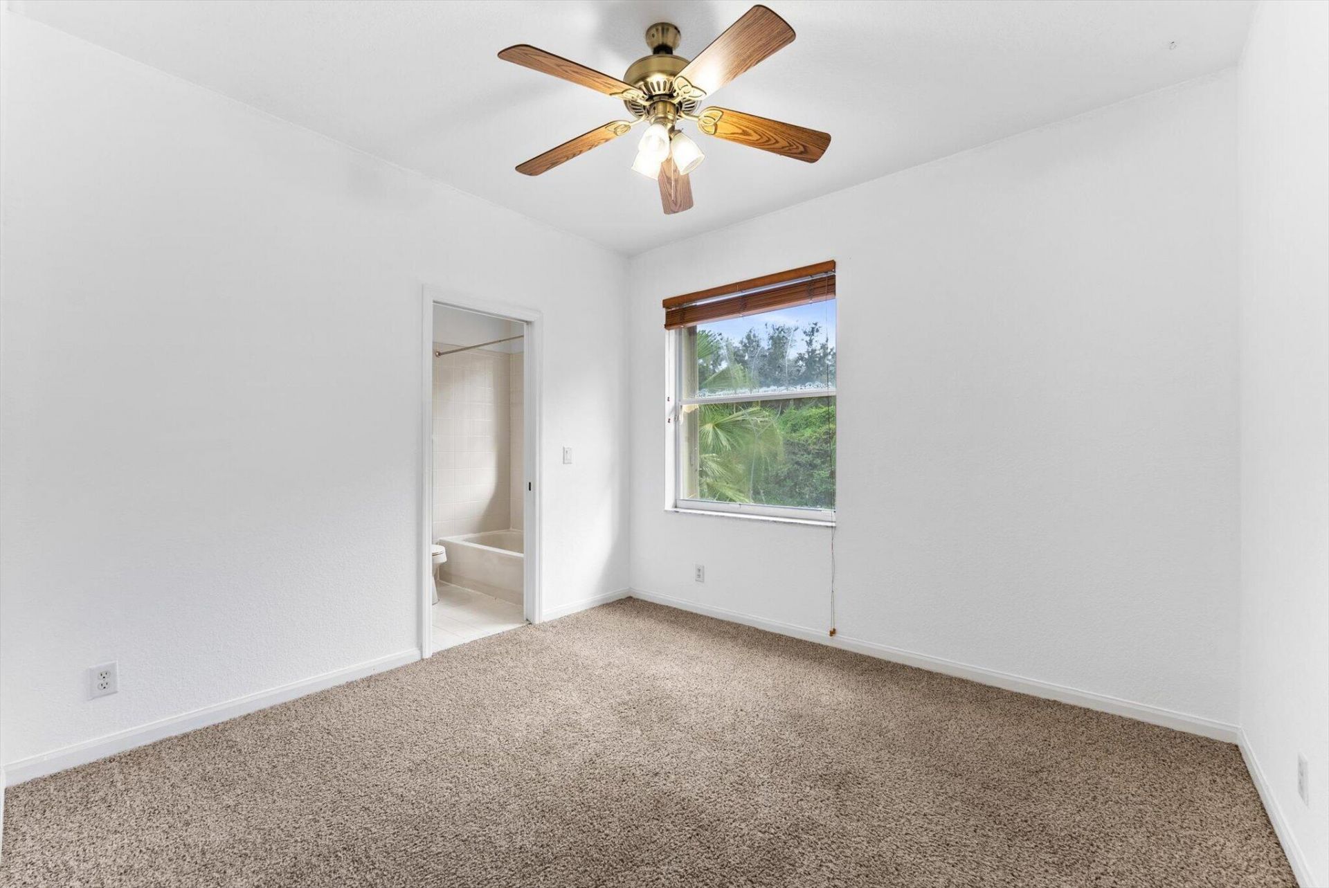 5302 Victoria Circle, West Palm Beach, FL 33409 Photo