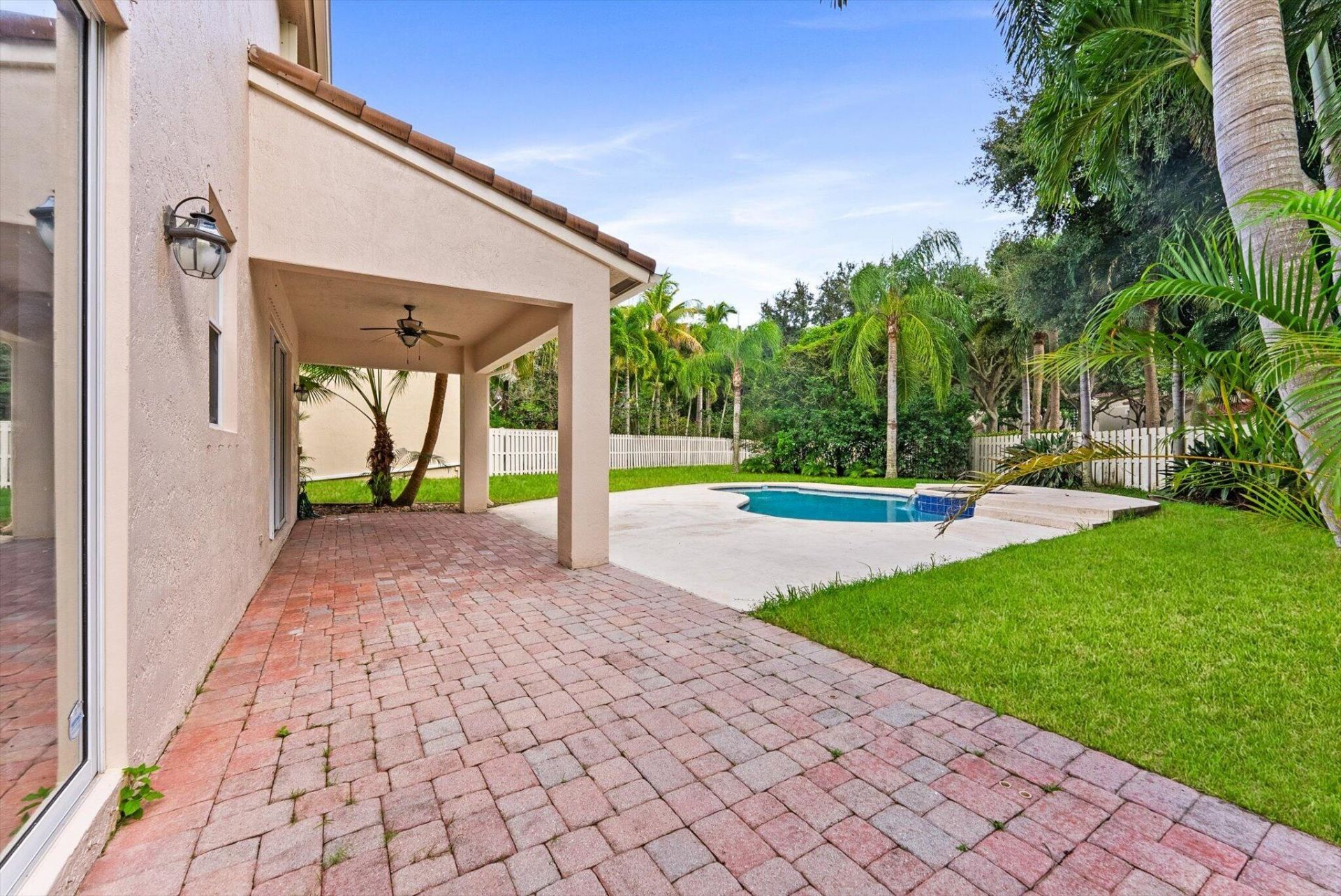 5302 Victoria Circle, West Palm Beach, FL 33409 Photo