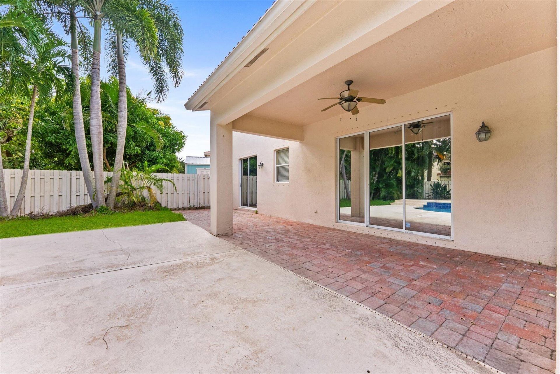 5302 Victoria Circle, West Palm Beach, FL 33409 Photo