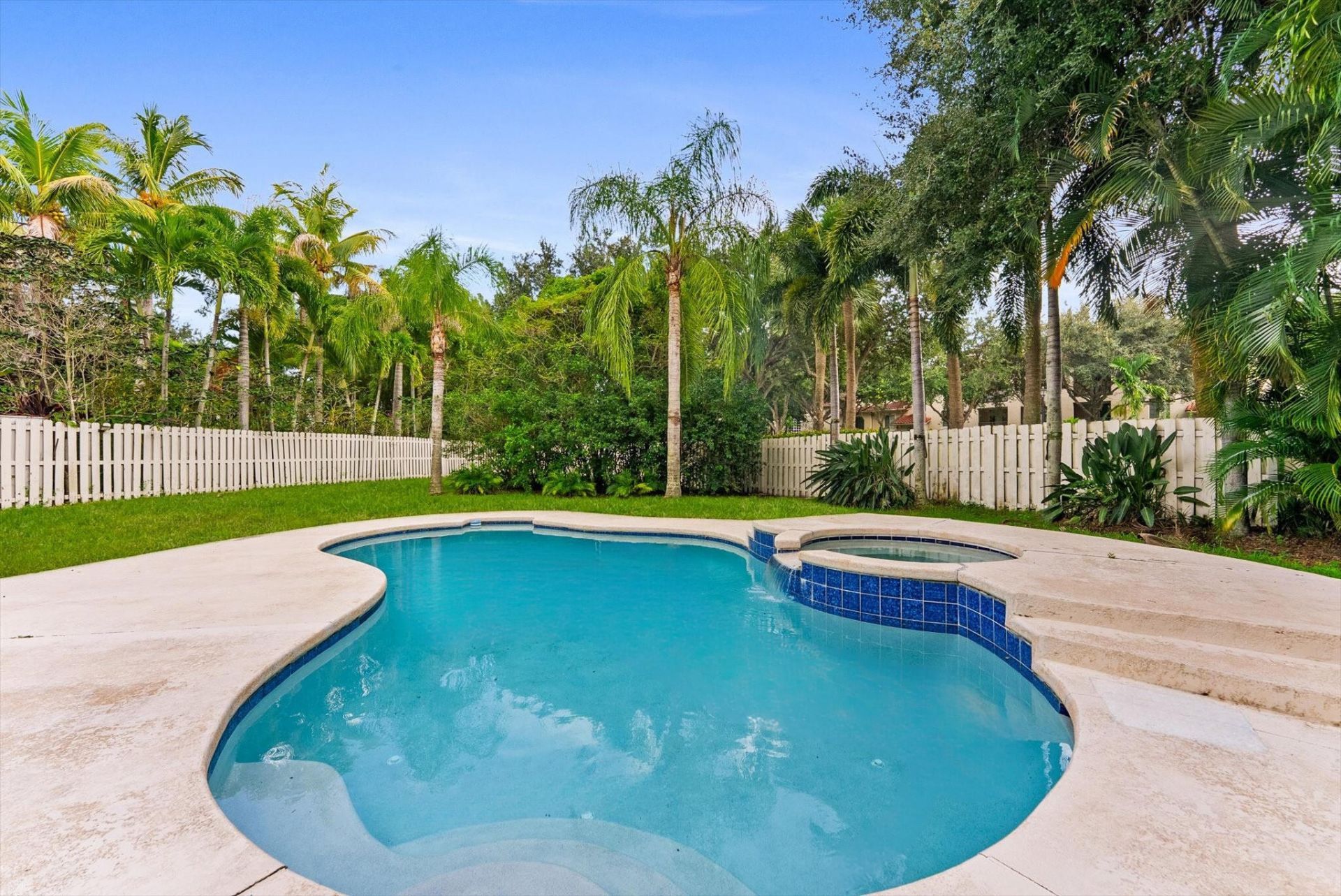 5302 Victoria Circle, West Palm Beach, FL 33409 Photo