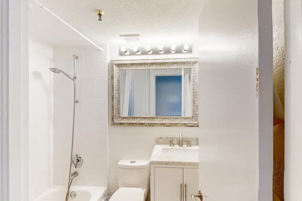 235 Sunrise Avenue, Unit 3215, Palm Beach, FL 33480 Photo