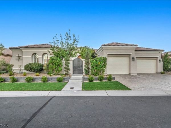 4555 Riva De Romanza Street , Las Vegas, NV 89135