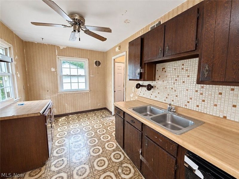 11914 Mcgowan Avenue, Cleveland, OH 44135 Photo 4