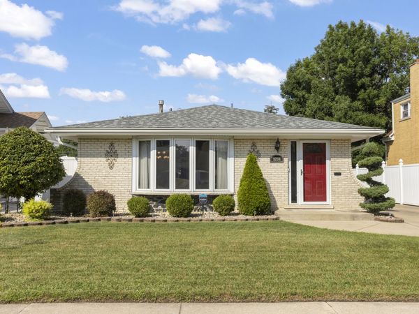 9204 Parkside Avenue , Oak Lawn, IL 60453