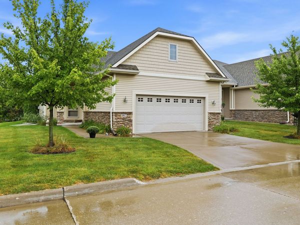 645 65th Place, Unit 147, West Des Moines, IA 50266
