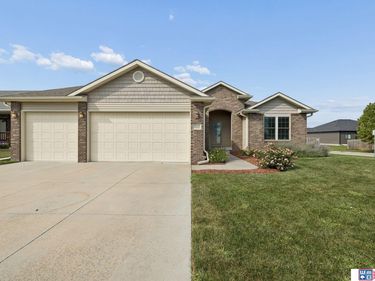 7420 Yankee Woods Drive, Lincoln, NE 68516