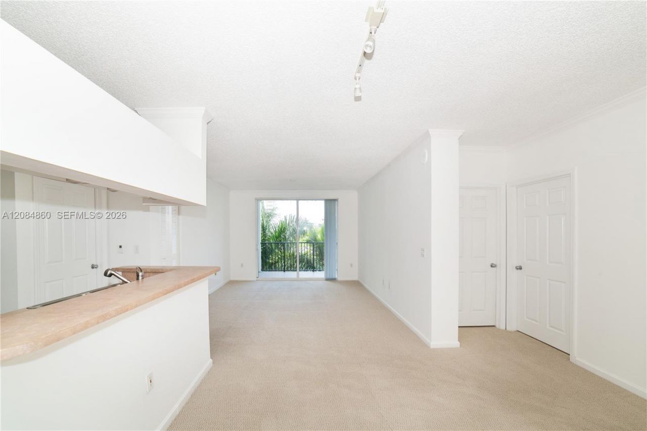 17150 N Bay Rd, Unit 2512, Sunny Isles Beach, FL 33160 Photo
