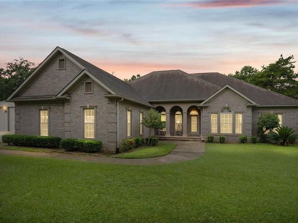 9756 Malbis Lane, Daphne, AL 36526