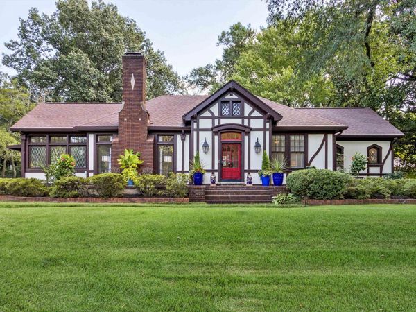 618 CENTER DR, Memphis, TN 38112