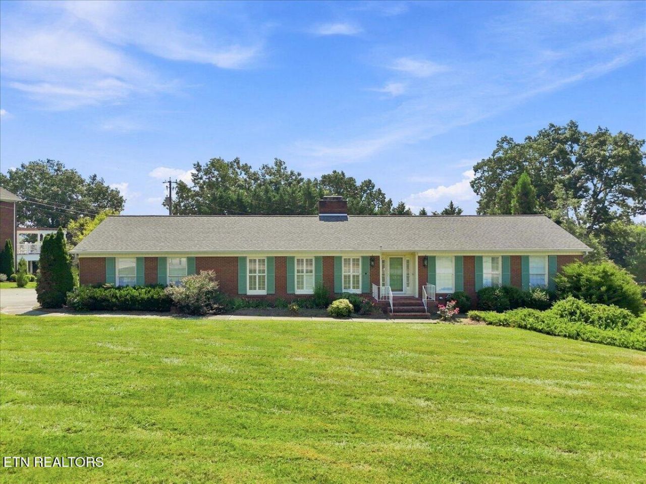 5304 Angeles Drive, Knoxville, TN 37918 Main Photo