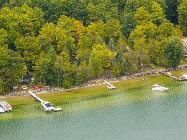 9225 Village Road, East Jordan, MI 49727