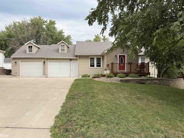 315 E 9Th Street, Carroll, IA 51401