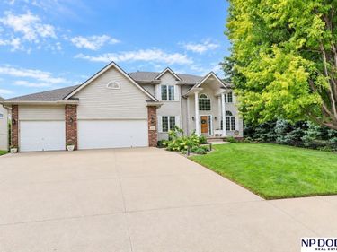 9235 Bayberry Road, La Vista, NE 68128