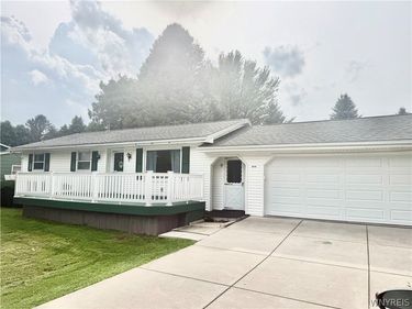 4812 Cottage Road , Lockport, NY 14094