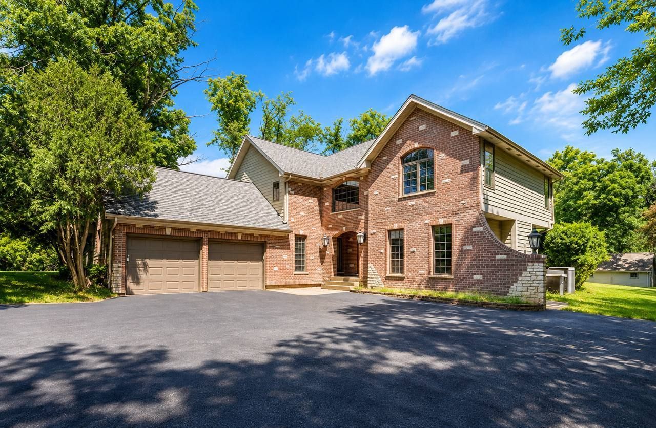 26792 W LAKEVIEW Drive S, Lake Barrington, IL 60084