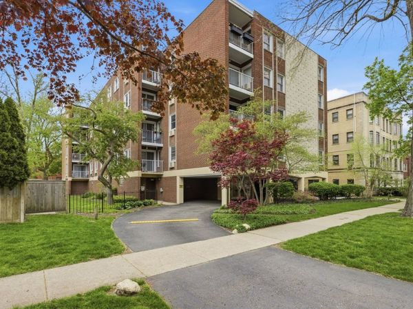 1310 Maple Avenue , Unit 2C, Evanston, IL 60201