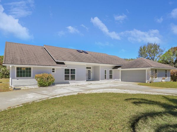 815 N E Stokes Terrace, Jensen Beach, FL 34957