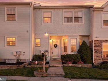 325 WAYNE COURT, HOLLAND, PA 18966