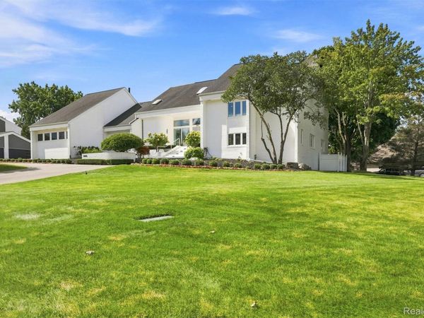 3802 Columbia Drive, Bloomfield Hills, Mi 48302