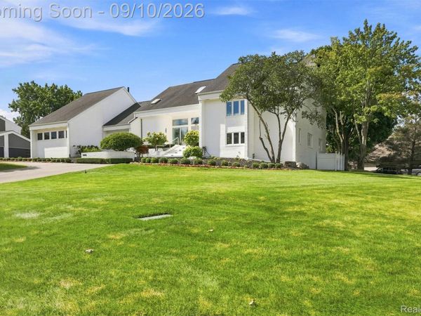 3802 Columbia Drive, Bloomfield Hills, Mi 48302