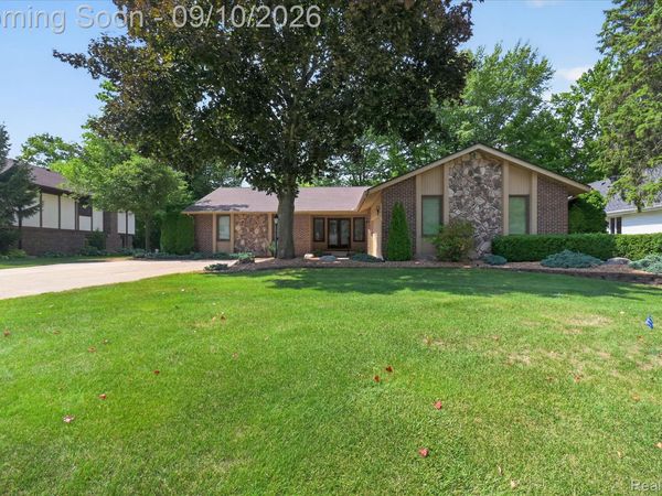 21975 Meridian Lane, Novi, Mi 48375