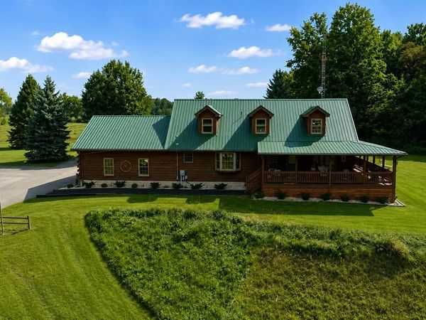 6833 German Road, Crestline, OH 44827