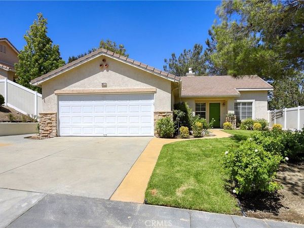 19707 Skyview Court, Canyon Country, CA 91351