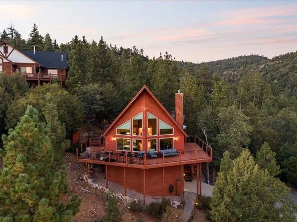 1309 Ridge Road, Fawnskin, CA 92333