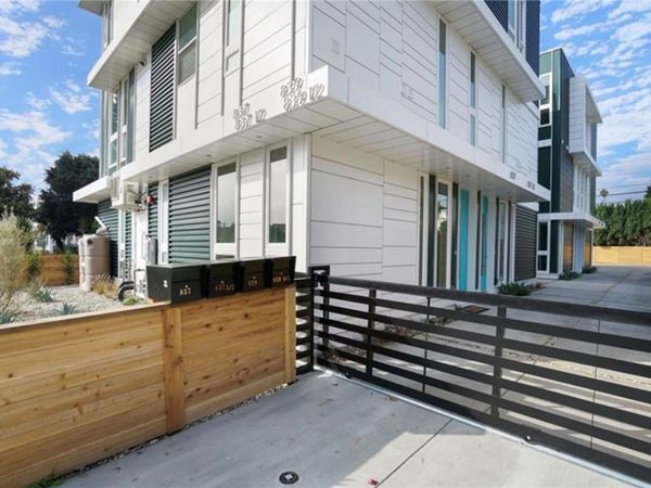 839 N Kingsley, Hollywood, CA 90029