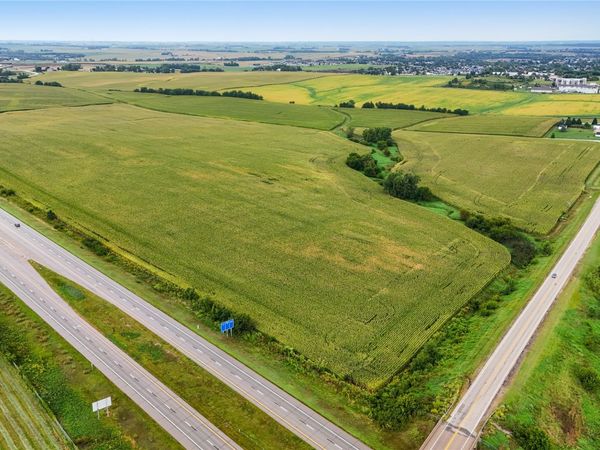 Stoney Point Road SW, Cedar Rapids, IA 52404