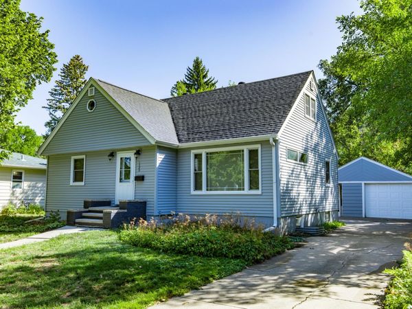 1320 5th Street S, Moorhead, MN 56560