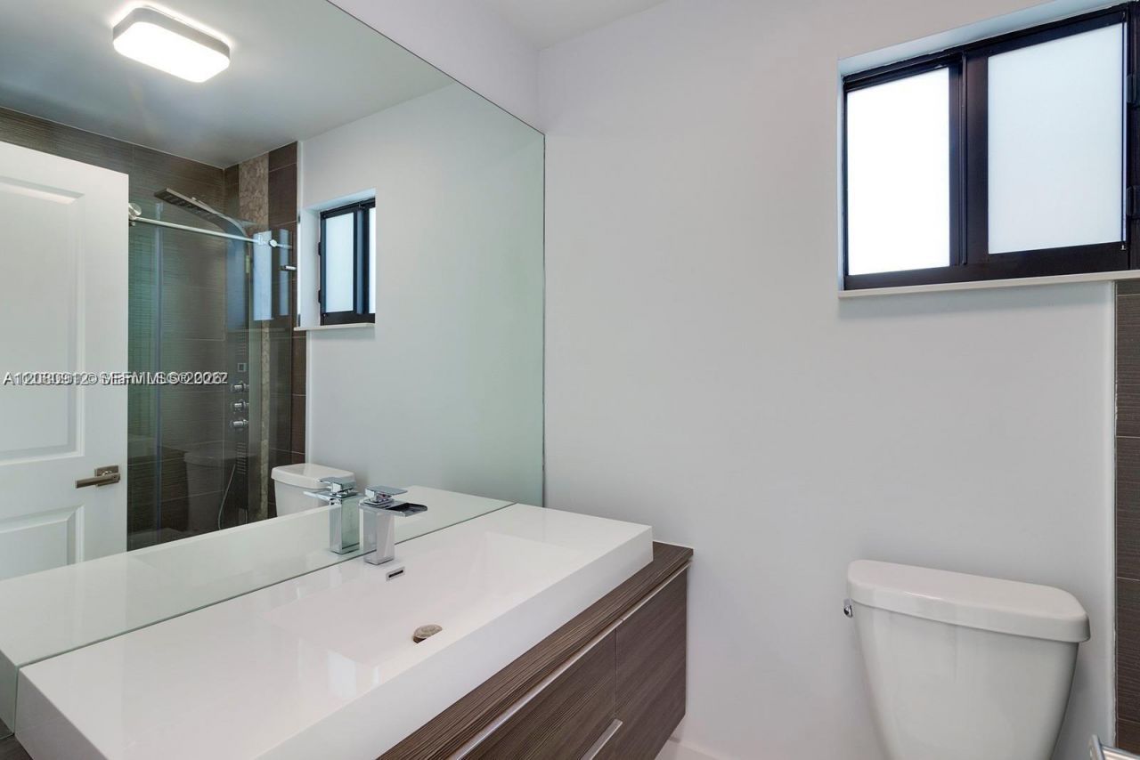 6353 SW 29th St, Miami, FL 33155 Photo
