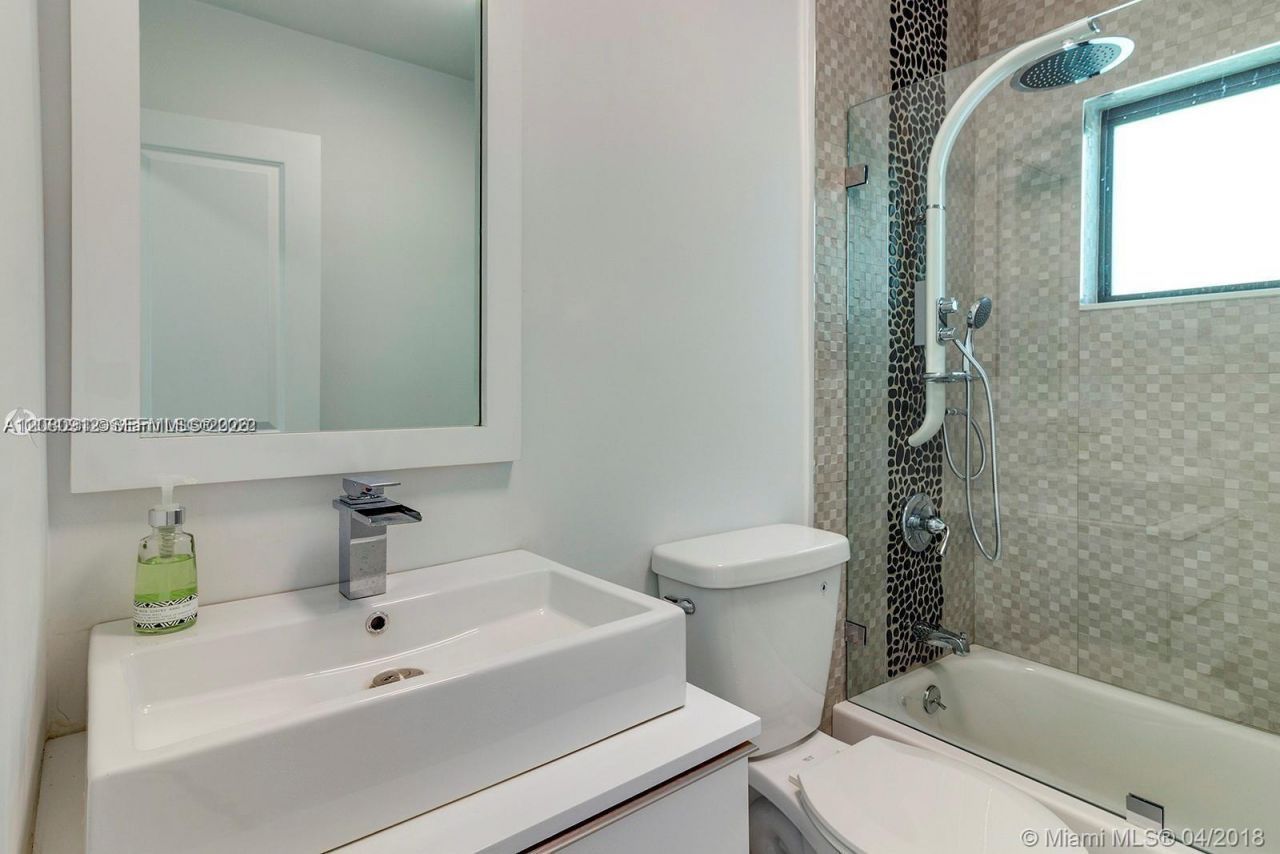 6353 SW 29th St, Miami, FL 33155 Photo