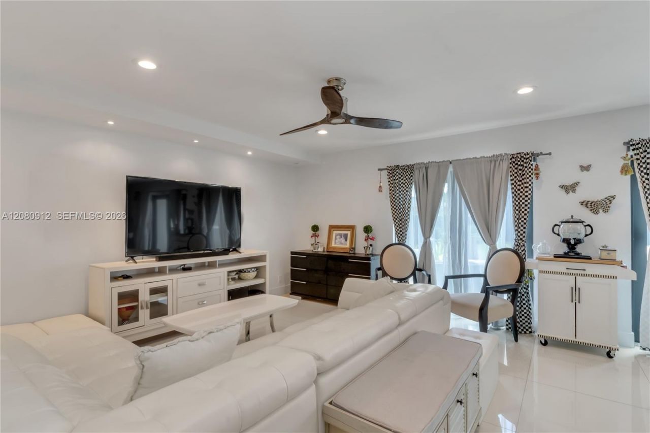 6353 SW 29th St, Miami, FL 33155 Photo