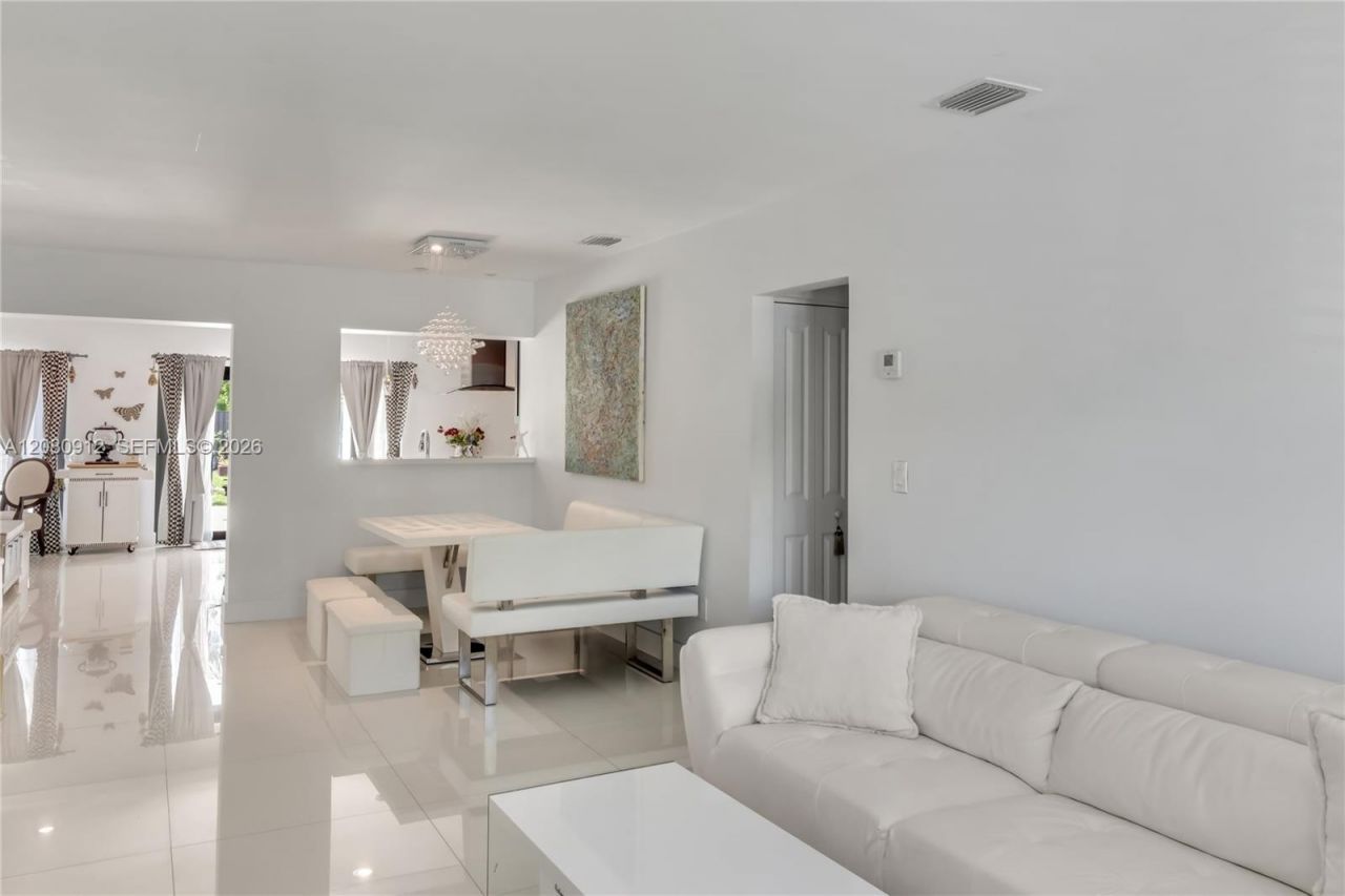6353 SW 29th St, Miami, FL 33155 Photo