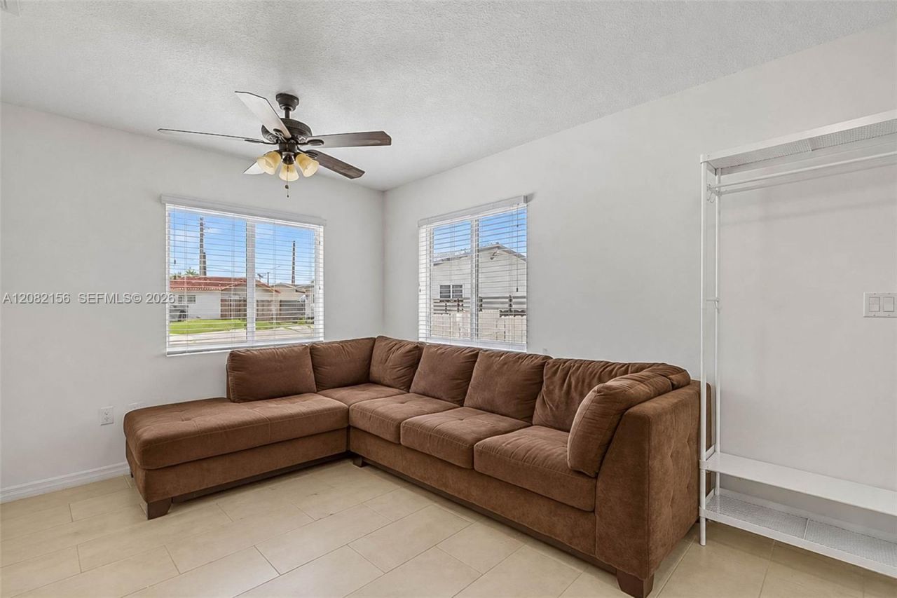 10711 SW 70th St, Miami, FL 33173 Photo
