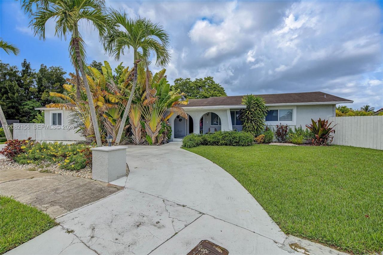 10711 SW 70th St, Miami, FL 33173 Photo