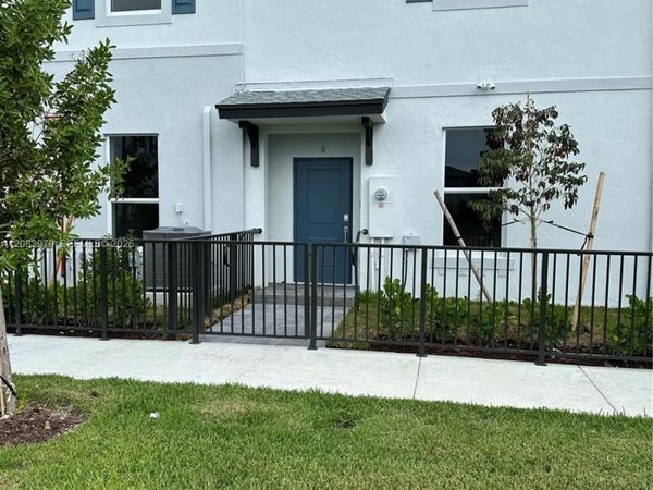 12456 SW 248th St , Unit 5, Homestead, FL 33032