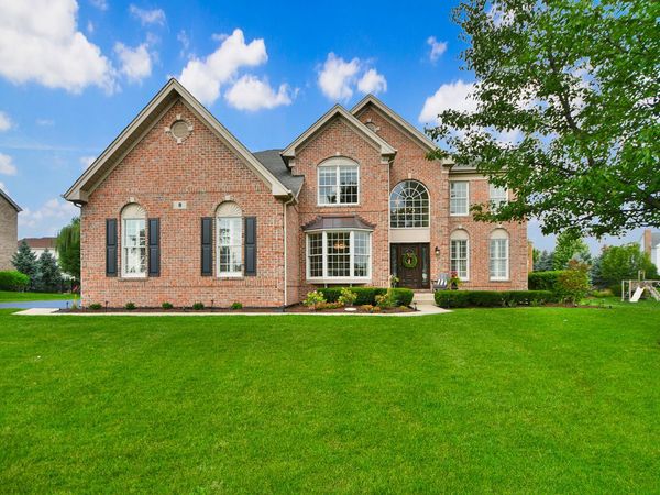 8 Prairie Landings Court , Hawthorn Woods, IL 60047