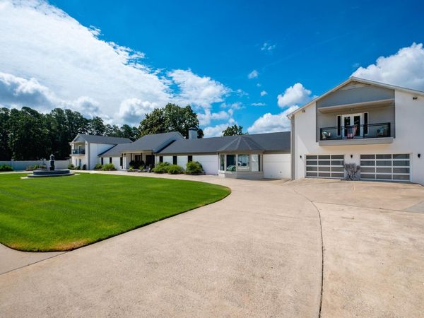 4 Robinwood Drive, Little Rock, AR 72227