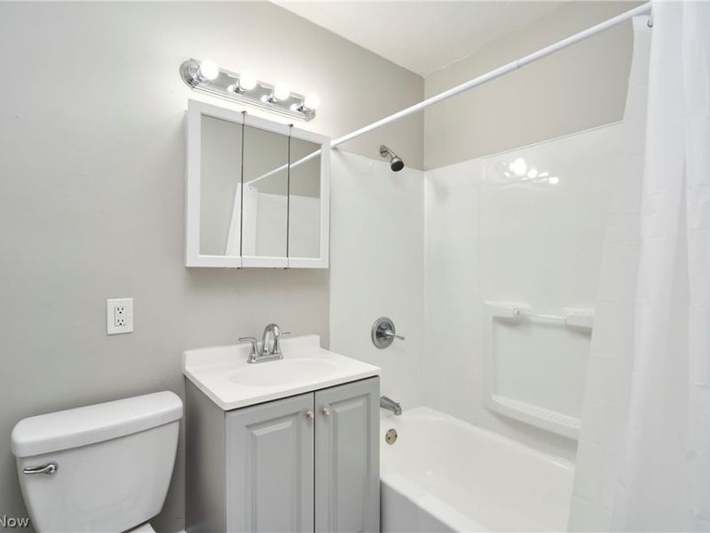 6255 Randolph Road, Bedford Heights, OH 44146 Photo 11