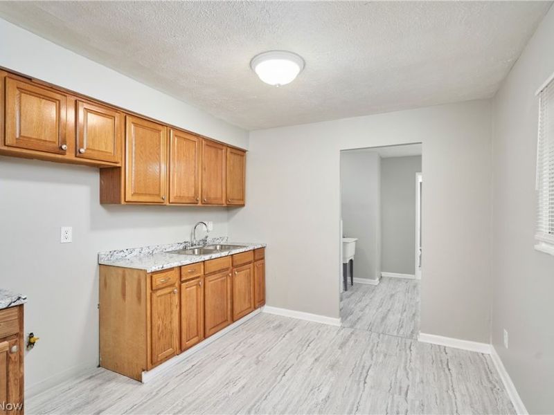 6255 Randolph Road, Bedford Heights, OH 44146 Photo 15