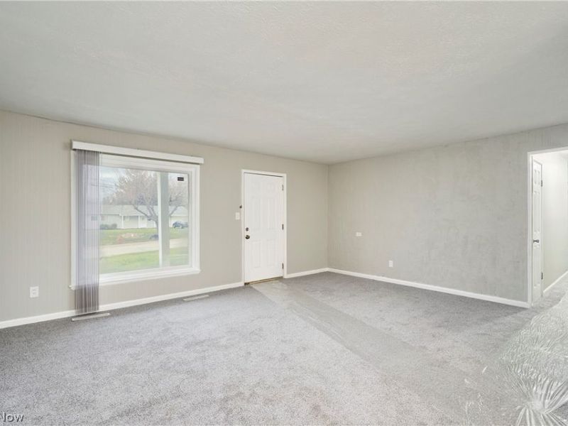 6255 Randolph Road, Bedford Heights, OH 44146 Photo 8