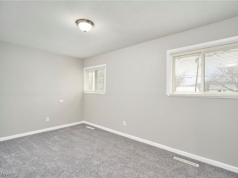 6255 Randolph Road, Bedford Heights, OH 44146 Photo 9